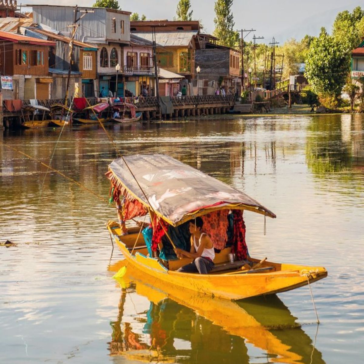 Kashmir Paradise Tour Package – 7 Days / 6 Nights